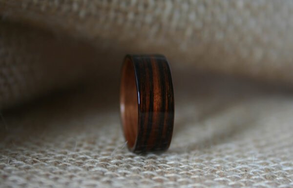 kingwood+wooden+ring+with+african+sapele+lining Img
