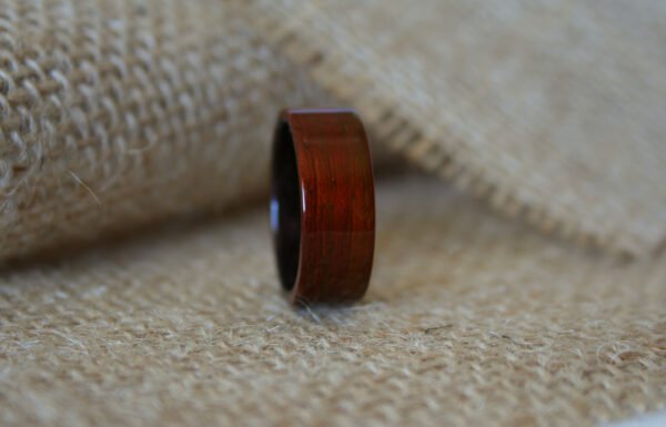 padauk+wooden+ring+with+rosewood+lining Img