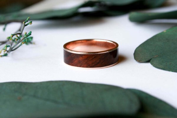 rose_gold_ring_with_santos_rosewood_1_of_1 Img